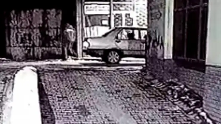 'İki kişinin zor kaldırdığı demir tezgahı, hırsız tek başına çaldı'