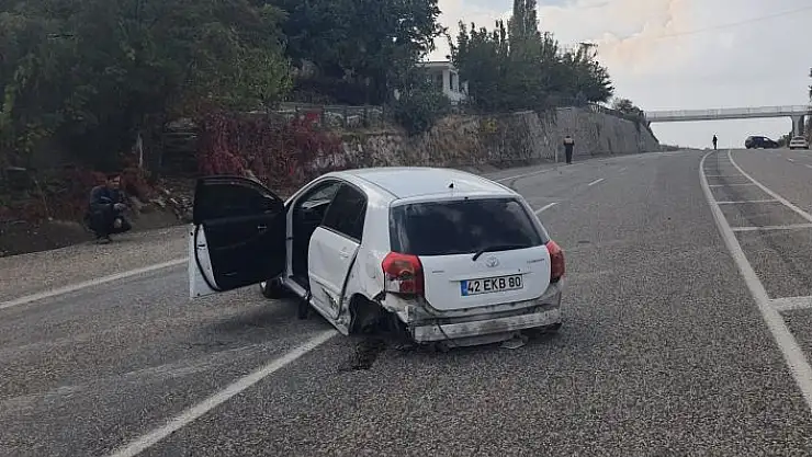 'İki otomobil çarpıştı: 2 yaralı'