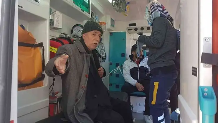 'İki otomobil çarpıştı: 2 yaralı'