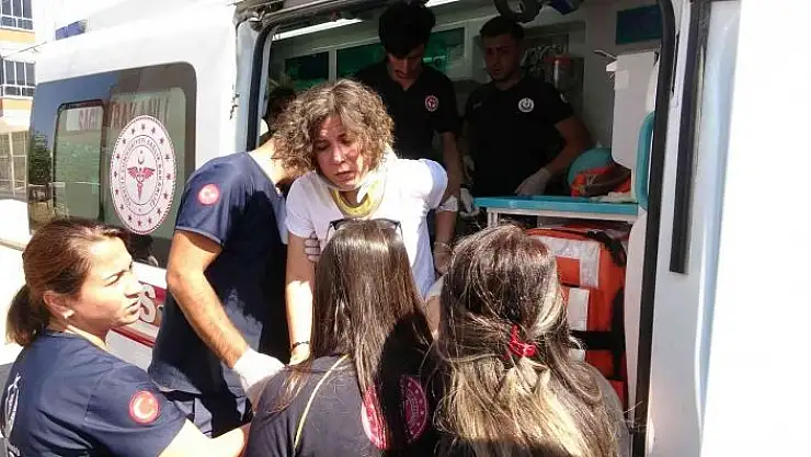 'İki otomobil çarpıştı: 2 yaralı'