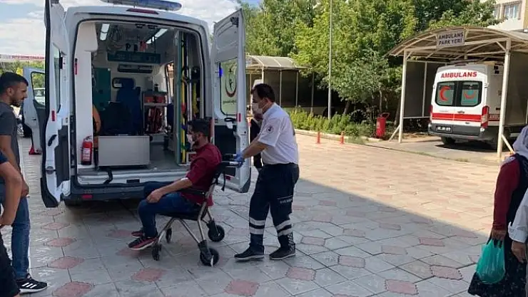 'İki otomobil kafa kafaya çarpıştı: 6 yaralı'