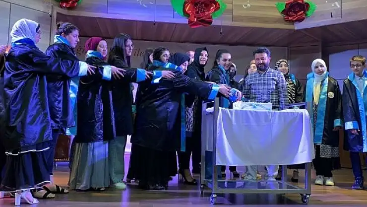 'İkra kolejinde mezuniyet coşkusu'