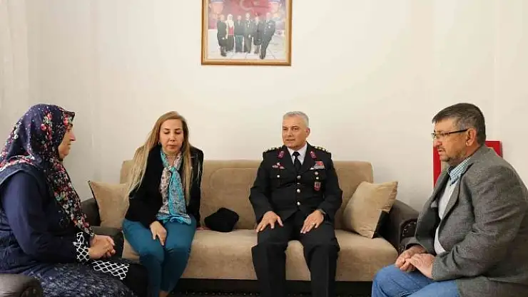'İl Jandarma Komutanı Ali Yıldız ve eşi, şehit annelerini yalnız bırakmadı'