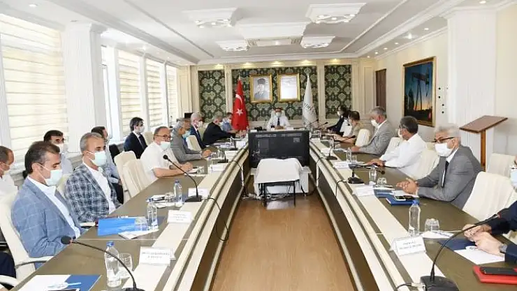 'İl Pandemi Kurulu Vali Mahmut Çuhadar başkanlığında toplandı'