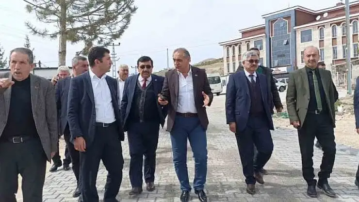 'İlçe belediye başkanlarından Gürün´e çıkarma'
