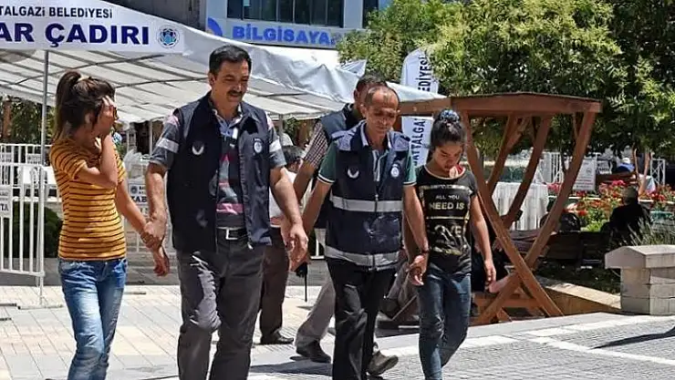 MALATYA'DA DİLENCİLERE YÖNELİK DENETİMLER SÜRÜYOR