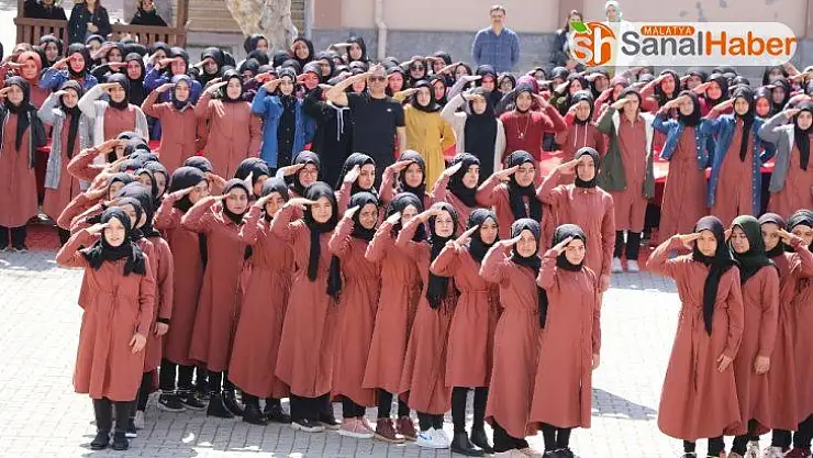 İmam hatipli kızlardan Mehmetçiğe asker selamıyla destek