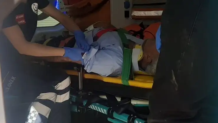 'İncir ağacından düşen kişi yaralandı'