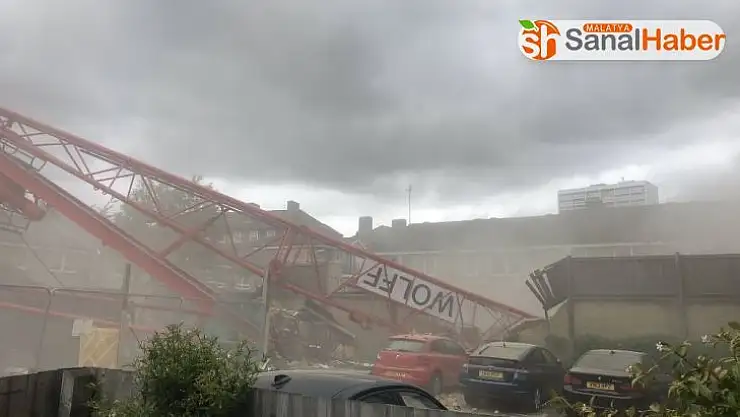 İngiltere'de evlerin üzerine vinç düştü: 1 ölü