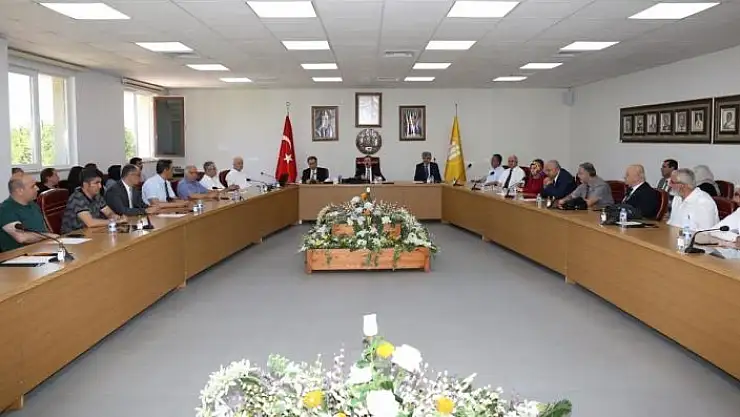 'İnönü Üniversitesi akademik takvimi belli oldu'