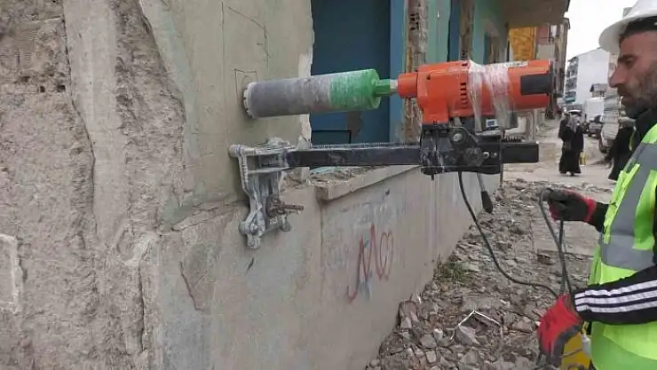 'İnşaat Yüksek Mühendisi Çakırcıoğlu, ''Binanın  hasarlı olup olmadığını anlamak için her şartta karot alınması gereklidir'''