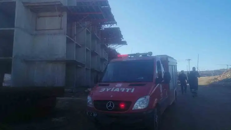 'İnşaattan düşen işçi yaralandı'