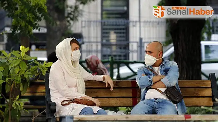 İran'da Covid-19 ölümleri dalgalı seyrediyor