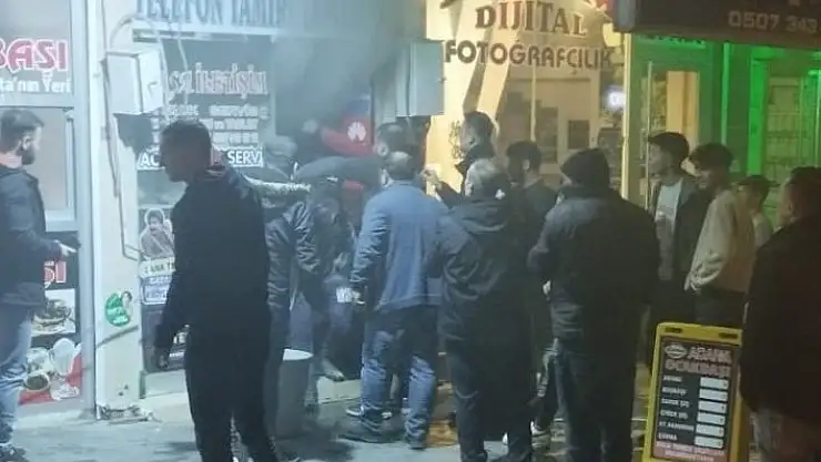 'İş yerinde çıkan yangın korkuttu'