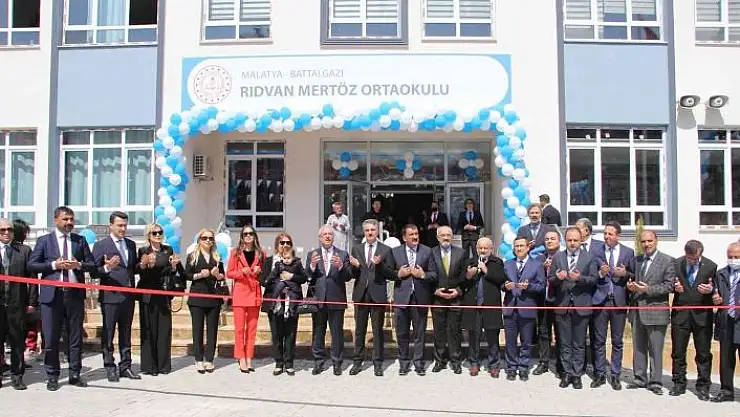 'İşadamı Rıdvan Mertöz tarafından yapılan ortaokulun açılışı yapıldı'