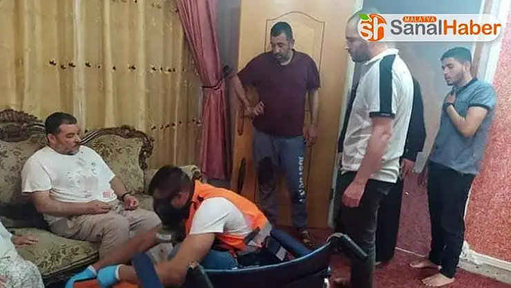 İsrail askerlerinden Filistinli gazetecinin ailesine acımasız saldırı