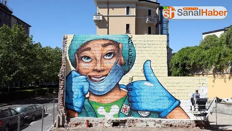 İtalya'da son 24 saatte Covid-19'dan 323 ölüm