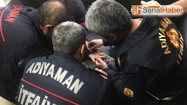 İtfaiye parmağın sıkıştığı yüzüğü çıkarttı