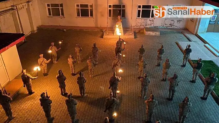 Jandarma birlikleri tek ses oldu, İstiklal Marşı'nı okudu