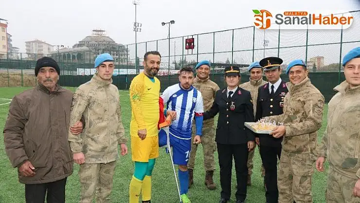 Jandarma'dan ampute futbolculara ziyaret