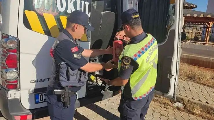 'Jandarma ekipleri, öğrenci servislerini denetledi'