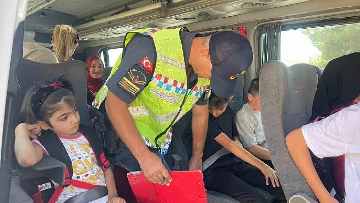 'Jandarma ekiplerinden servis araçlarına denetim'