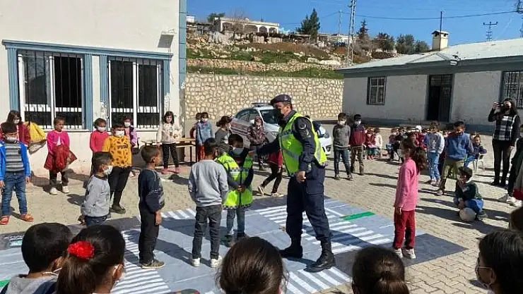 'Jandarma ve polisten öğrencilere eğitim'