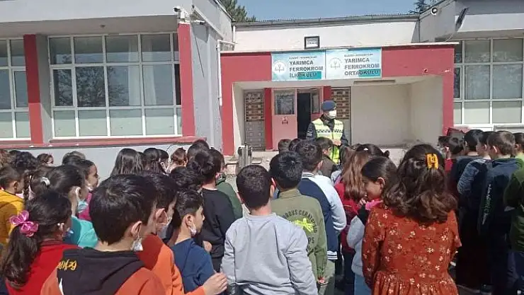 'Jandarmadan öğrencilere trafik güvenliği eğitimi'