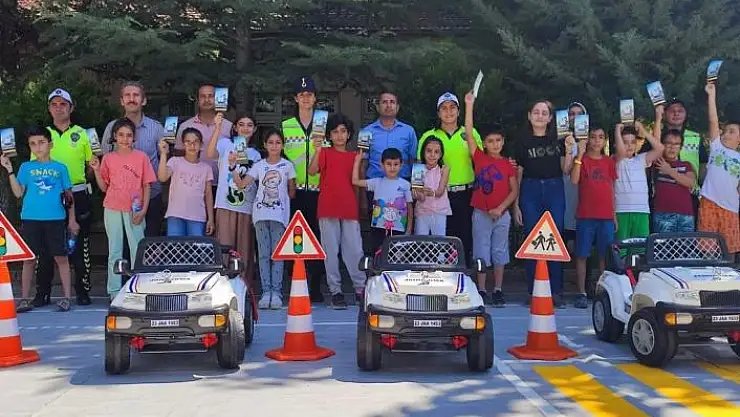 'Jandarmadan öğrencilere trafik güvenliği eğitimi'