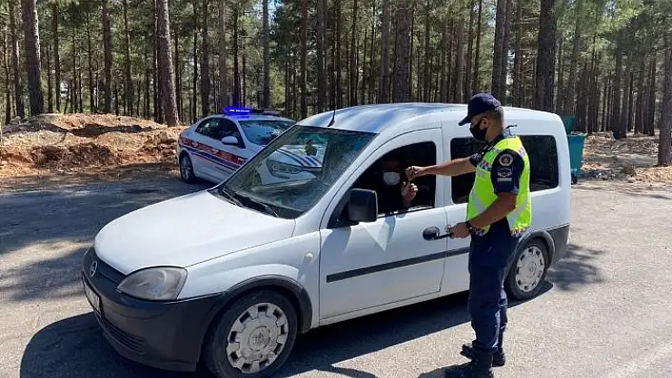 'Jandarmadan sürücülere babalar günü hediyesi'