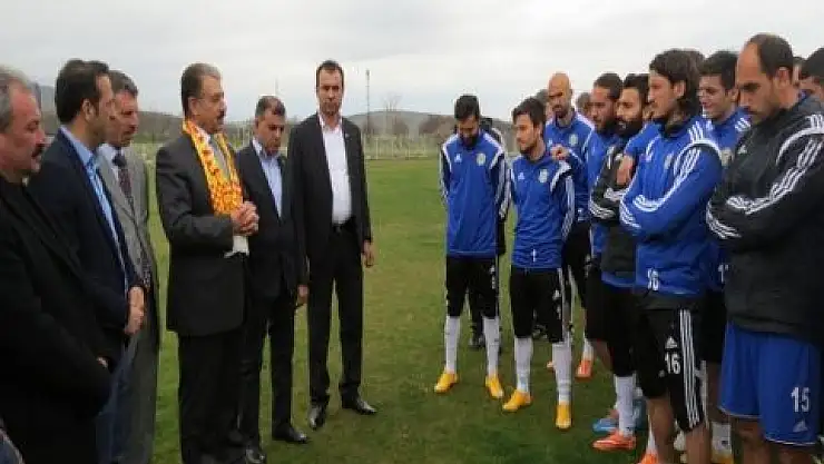 ESNAF TEŞKİLATLARINDAN YENİ MALATYASPOR´A DESTEK ZİYARETİ