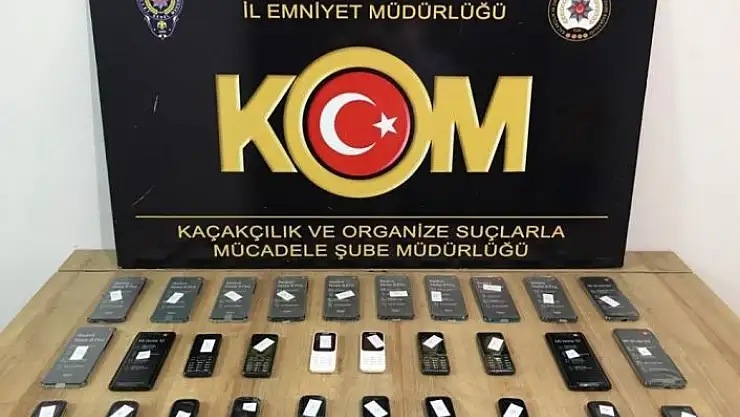 'Kaçak cep telefonu ele geçirildi'