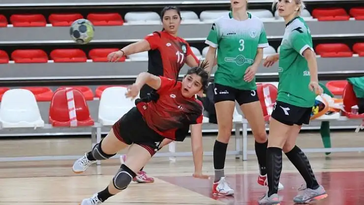 'Kadınlar Hentbol Süper Ligi: Sivas Belediyespor: 35 - Görele Belediyespor: 45'