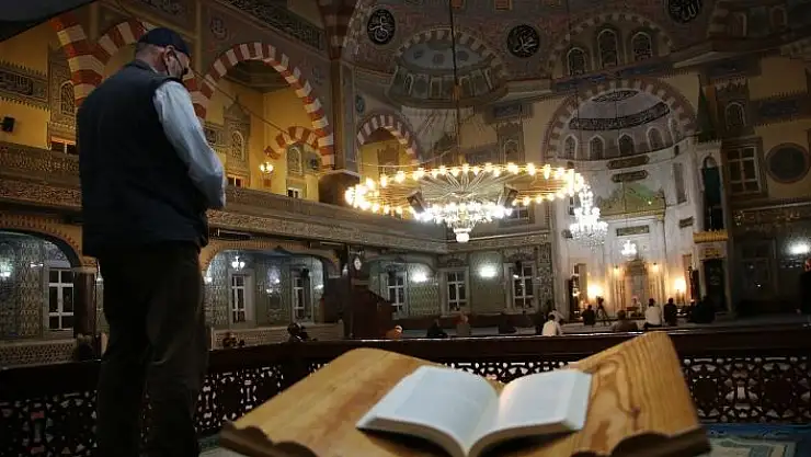 'Kadir Gecesi´nde eller semaya açıldı'