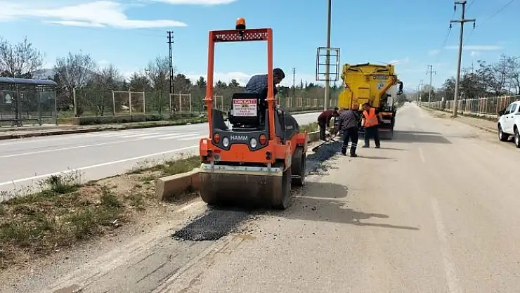 'Kahramanmaraş´ın kuzey ilçelerindeki hasarlı yollar onarılıyor'