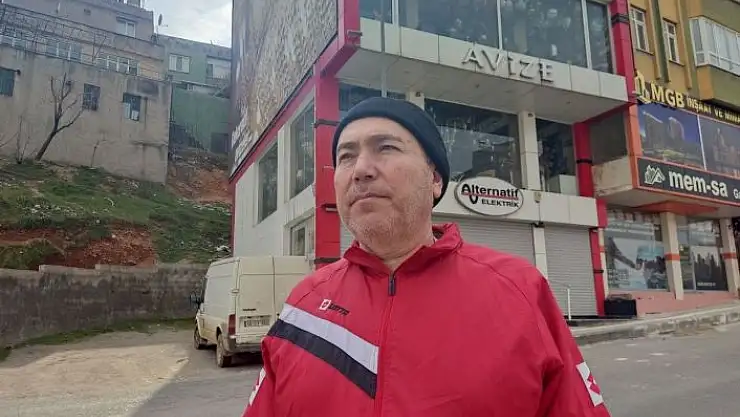 'Kahramanmaraş´ta 4 katlı avize dükkanının sahibi İHA´ya konuştu'
