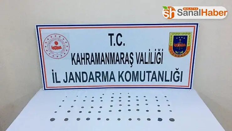 Kahramanmaraş'ta 64 sikke ele geçirildi