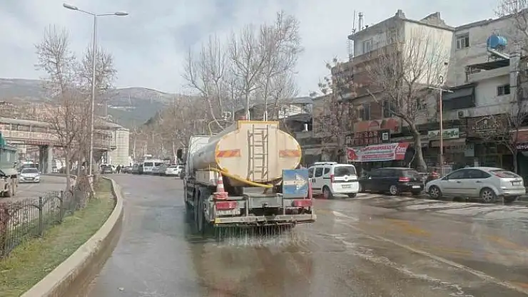 'Kahramanmaraş´ta 830 noktada temizlik çalışmaları sürüyor'