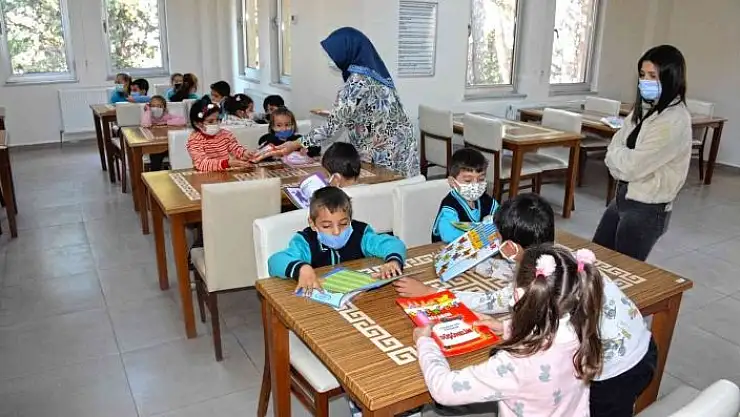 'Kahramanmaraş´ta miniklere kitap hediyesi'