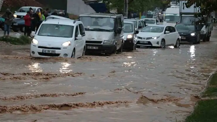 'Kahramanmaraş´ta sağanak ve dolu etkili oldu'