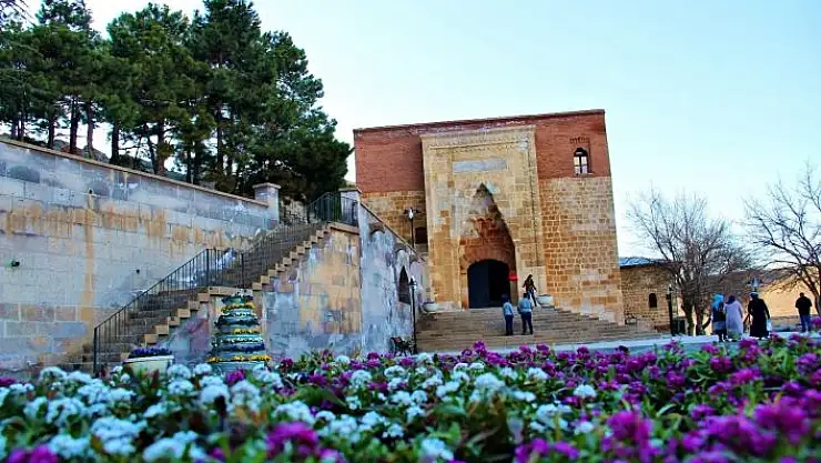 'Kahramanmaraş´taki Eshabı Kehf´e ziyaretçi akını'