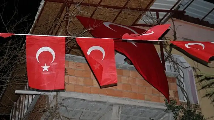 'Kahramanmaraşlı Şehit Ast. Kd. Başçavuş Mehmet Demir´in ailesine acı haber verildi'