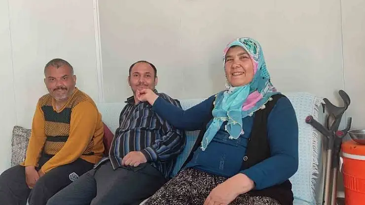 'Kahramanmaraşta fedakar anne, kendini kas hastası çocuklarına adadı'