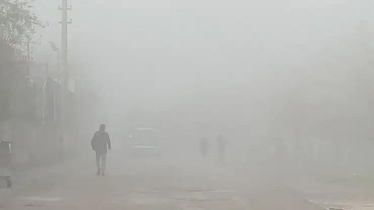 'Kahta, 2 haftalık kısıtlamaya sisle uyandı'