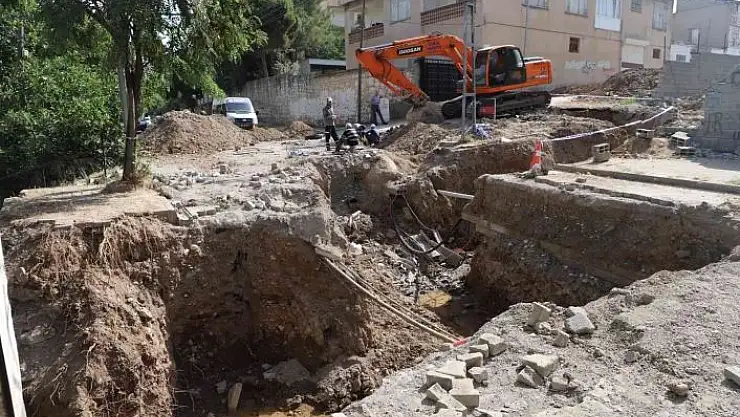 'Kahta Belediyesi ilçenin en eski çeşmesini yeniliyor'