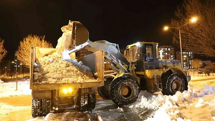 'Kahta Belediyesinin 24 saat kar mesaisi'