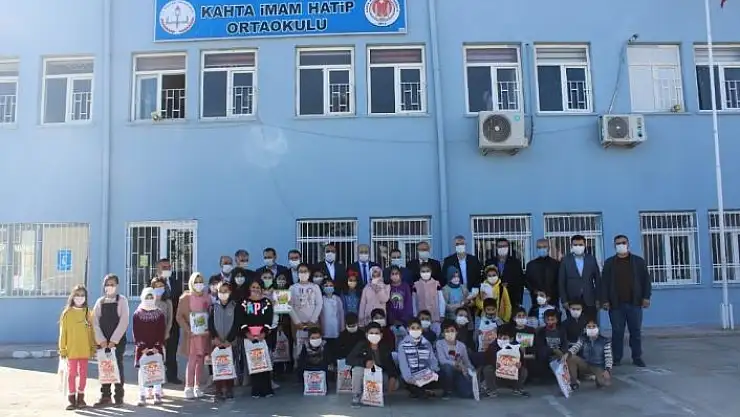 'Kahta´da 2 bin öğrenciye kaynak kitap desteği'