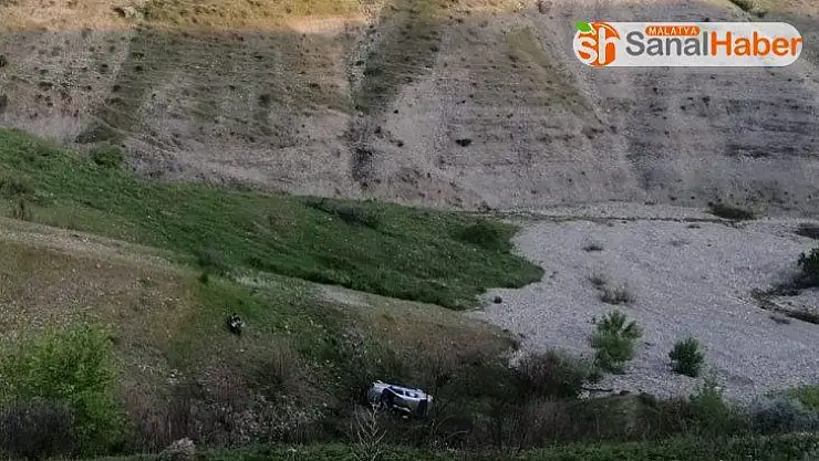 Kahta'da otomobil şarampole yuvarlandı