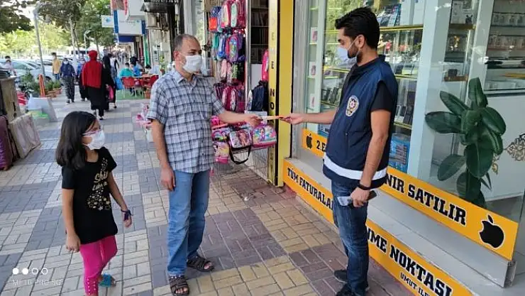 'Kahta Polisi korona virüs broşürü dağıttı'