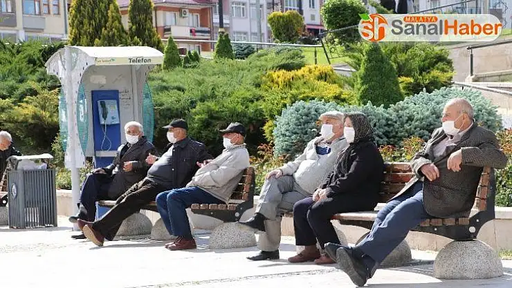 Kaldırılmalarına tepki göstermişlerdi, sosyal mesafeyi koruyarak keyfini çıkarttılar